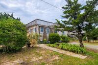 Dog-friendly home near the beach near beach access, outdoor shower, deck - B&B Avon