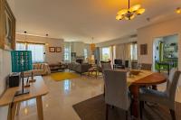 Spacious apartment in Kavouri - Ferienwohnung Athen