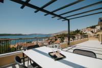 Oleander Urban Suites, high-speed internet, beach at 250, PET friendly - B&B Trogir
