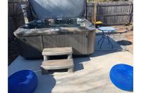 1 mile to Fort Sill! The CaroleBelle Cottage sleeps 8 with hottub,grills,firepit - Chambres d'hôtes Lawton