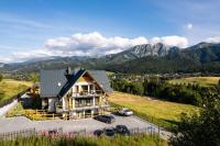 Apartment with Mountain View