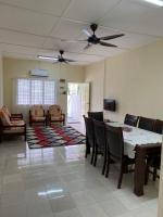 Homestay Sri Jasmine - B&B