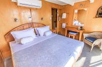 Deluxe Cabin - Boat 2 - Cruise Package