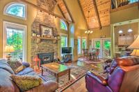 3 Mi to Museums Smoky Mountains Cabin with Deck - B&B