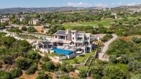 B&B Kouklia - Villa Elea, New Deluxe Golf Villa at Aphrodite Hills - 6 Bedrooms, 7 Bathrooms - Bed and Breakfast Kouklia