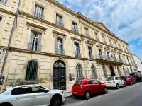 Duplex-Ceiling height 1,9m-Free private parking-Self check in !! Duplex climatisé-Hauteur sous plafond 1,9m-Parking privé gratuit-Arrivée autonome !! - B&B Avignone