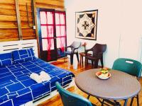 Poetry Garden Bocas Town Colon Island- Deluxe Bungalow Cabin-AC-Enjoy the Night Life - B&B Bocas del Toro