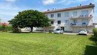 Fabuleux T3 climatisé de 85 m2, situé au calme avec grand parking gratuit privé ,Fibre wifi - Chambres d'hôtes Saint-Gaudens