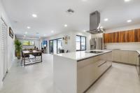 Luxe 5BR Pool Jacuzzi Basketball L17 - B&B Cutler Bay