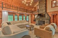 B&B Lackawaxen - Vivid 2-Acre Hilltop Gem Fire Pit and River Access! - Bed and Breakfast Lackawaxen