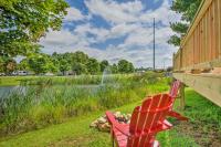 Lakeside Tiny Home Retreat with Pool and Hot Tub - B&B