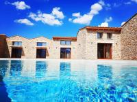 Petrina Bolosis - B&B
