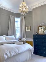 Elegant Georgian Apartment in Bath's Iconic Centre - Chambres d’hôtes