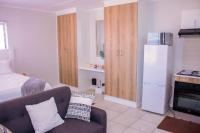 Charms and bows studio apartment -near ORT airport - Chambres d’hôtes Boksburg