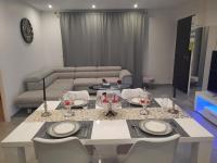 Jacuzzi Appartement love room - Ferienwohnung Freneuse