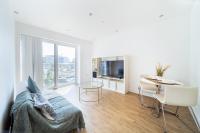 B&B Luton - LiveStay-Modern One Bed Apartment in Private Building - Bed and Breakfast Luton