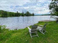 B&B Whitefield - Amazing lakefront home in the White Mountains with game room theater - Bed and Breakfast Whitefield