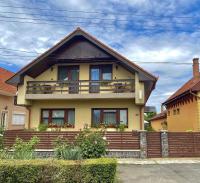 Árpád Apartman - 3 Bedroom Family Apartment with Parking - Ferienwohnung Hajduszoboszlo