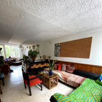 Hostal Casa Las Tías - B&B Medellín