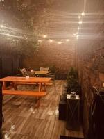 1850s historic Row House 7min train to NYC with private backyard - B&B Jersey City