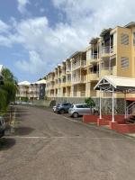 Studio paisible avec piscine, pas loin de la plage - Chambres d’hôtes La Trinité