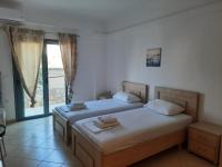 Tasos Rooms - B&B Himarë