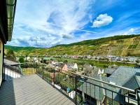 Sky Apartment, Blick zur Mosel, großer Balkon, Kaffeemaschine, Smart TV - B&B