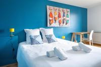 Belle maison familiale contemporaine avec piscine - Chambres d’hôtes