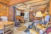 Lake Hermit Cabin w/ Kayaks & Paddleboards! - Ferienwohnung Sanbornton