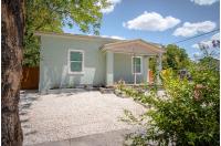 Cozy and Lovely 2BR 2BA Apt#A Near Lively Downtown - Chambres d’hôtes San Antonio