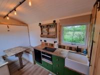 B&B Sidlesham - Rusty - Shepherds hut sleeps up to 4 - Bed and Breakfast Sidlesham