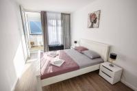 B&B Plužine - Bright Modern Holiday Home With Postcard Lake View - Bed and Breakfast Plužine