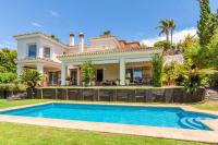 Ocean Views Luxury Villa next to beach - B&B