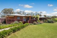 Heathcote Holiday Farmstay 5-BRM Villa with Pool BBQ - B&B Heathcote