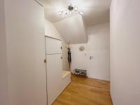KUELhome - STYLISCHE ZENTRALE WOHNUNG MIT KÜCHE UND PARKPLATZ IN SEITENSTRAẞE - Chambres d'hôtes Deggendorf