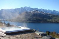 Goldleaf Hill -Spa Pool -Lake Views- 4 Bedrooms - B&B Queenstown