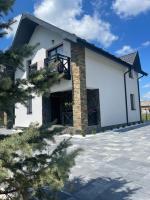 Майя - Ferienwohnung Mykulychyn