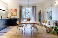 Design-Apartment mit Terrasse & Abendsonne I 71 m2 in alter Villa im Almtal I Parkplatz inklusive - B&B Grünau im Almtal