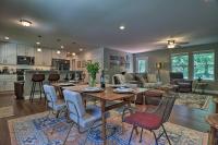 Smoky Mountains Leicester Home with Deck! - B&B Leicester