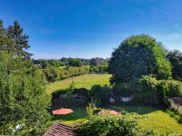 Number 22 - Le Dorat - Apartment 4 with garden & free parking - Chambres d'hôtes Le Dorat