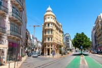 Bright City Center, 10m from subway, 6 rooms, up to 20 PPL - Ferienwohnung