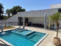 Casa aconchegante com 3 quartos com piscina - Sem roupas de cama e banho, pets sujeito a taxa extra - B&B