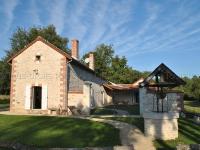 Maison de Vigneron Restaurée avec Jardin Clos, Équipement Complet, au Cœur d'une Forêt - FR-1-381-218 - B&B
