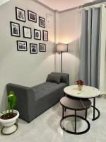 Modern Vacation Home Apartelle Near Centro - B&B Iriga City