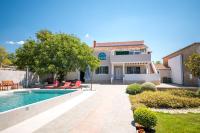 Sunset Garden villa with private pool - B&B Vrsi