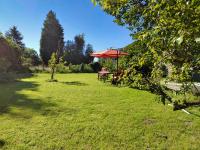 Number 22 - Le Dorat - Apartment 3 with garden & free parking - B&B