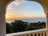 Modern Air Conditioned Home For Family & Adventure - Chambres d’hôtes Loubiere