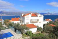 B&B Trogir - Apartments by the sea Slatine, Ciovo - 4871 - Bed and Breakfast Trogir