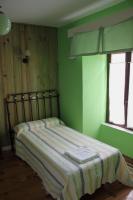 Four-Bedroom House (8 Adults)