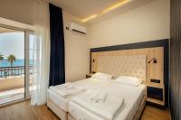 Deluxe Triple Room with Sea View